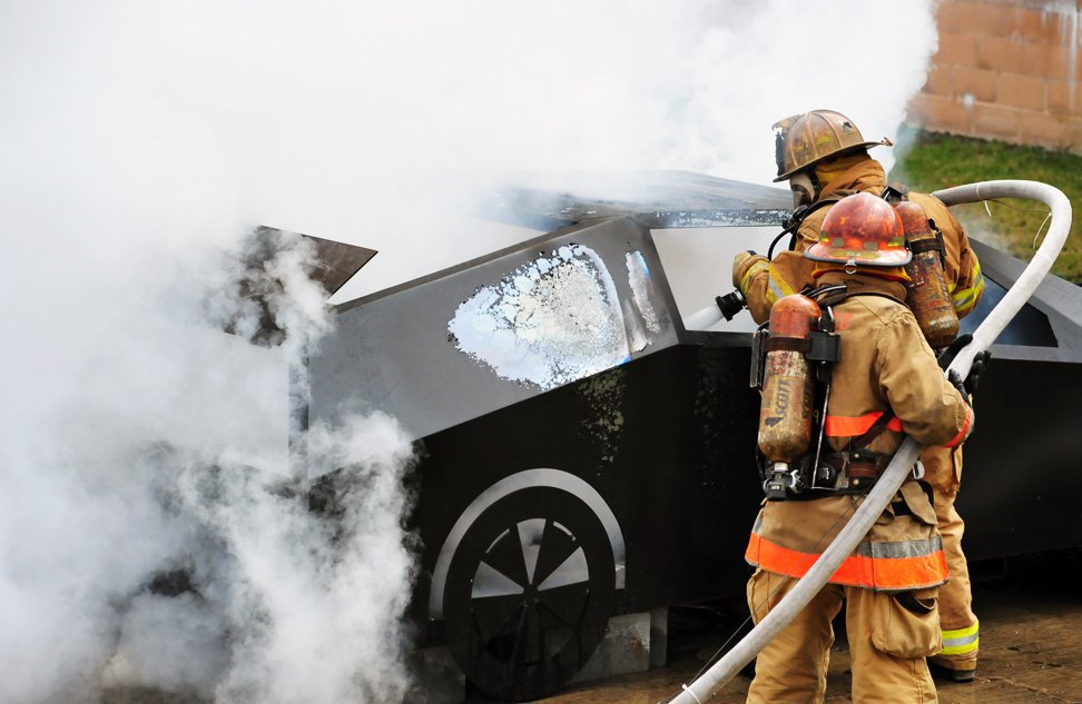 HQ-Even-D-Car_Battery_Fire_2.jpg
